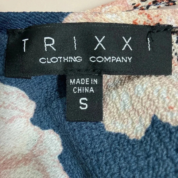 Trixxi jumpsuit, size small blue floral, shirt sleeve - Picture 9 of 10